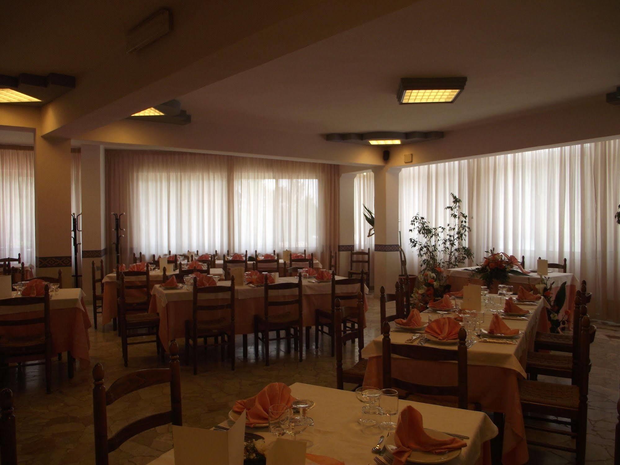 Hotel Ristorante Mosaici Piazza Armerina Exterior foto